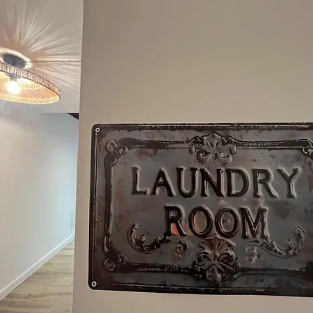 Modern Loft Steps From The Lägenhet Sliema