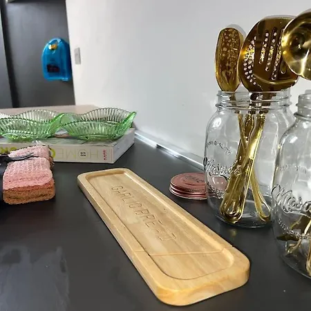 Lägenhet Modern Loft Steps From The