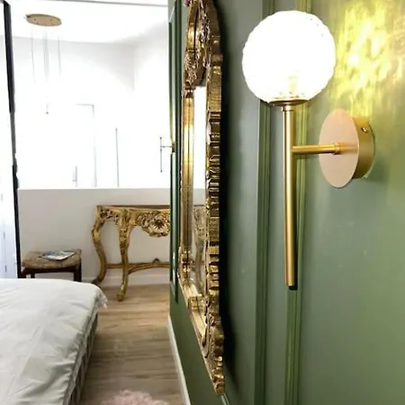 Modern Loft Steps From The * スリーマ