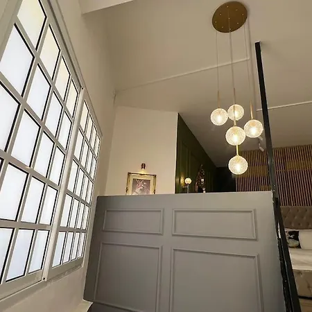 Modern Loft Steps From The * スリーマ