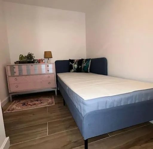 Modern Loft Steps From The 아파트 *