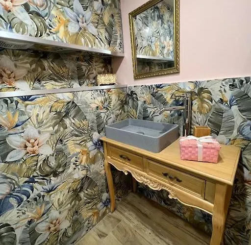 Modern Loft Steps From The 아파트 슬리에마