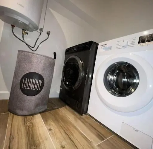 아파트 Modern Loft Steps From The 슬리에마