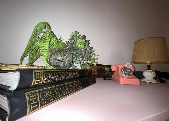 Modern Loft Steps From The 아파트 *