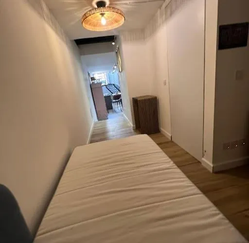 Modern Loft Steps From The 아파트 슬리에마