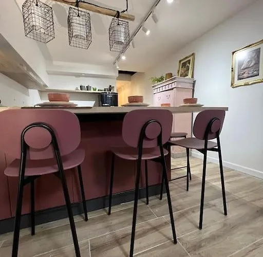 아파트 Modern Loft Steps From The *